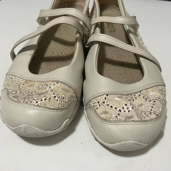 Skechers Active Bikers Luxe Off White Lace Z Strap Mary Jane Shoes Women's 9.5 - Picture 3 of 16
